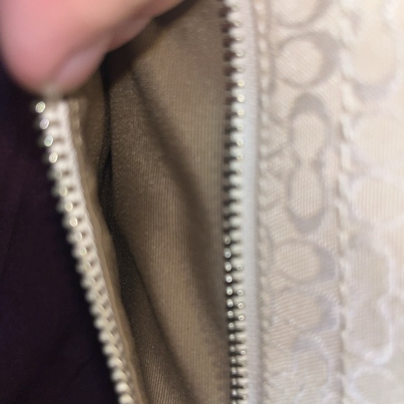 COACH White Sand Mn Signature E/W Sft Duffle 10945 Orig $268 - Picture 7 of 16